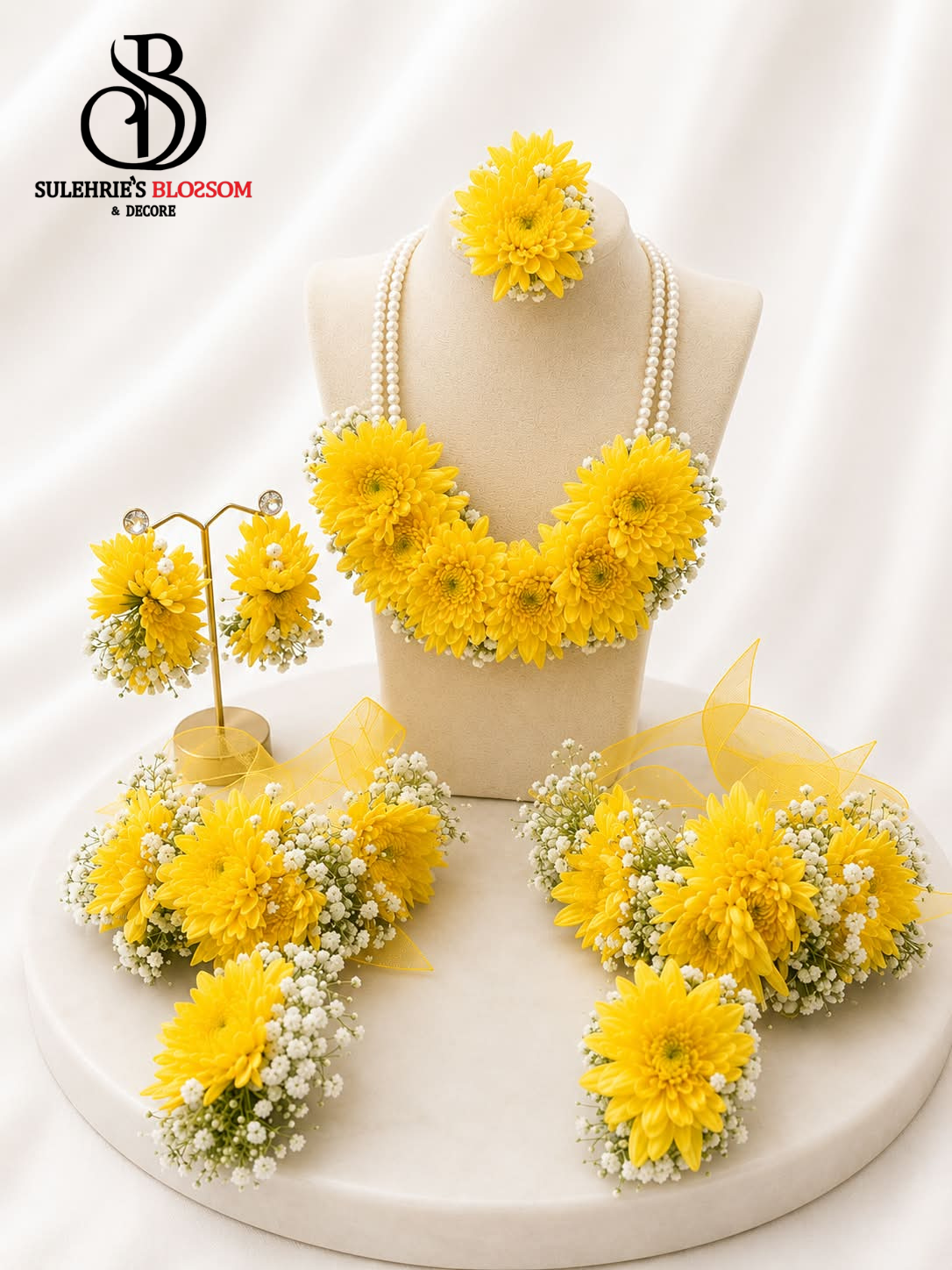 floral jewelry set Wapda Town – Golden Chrysanthemum Royale