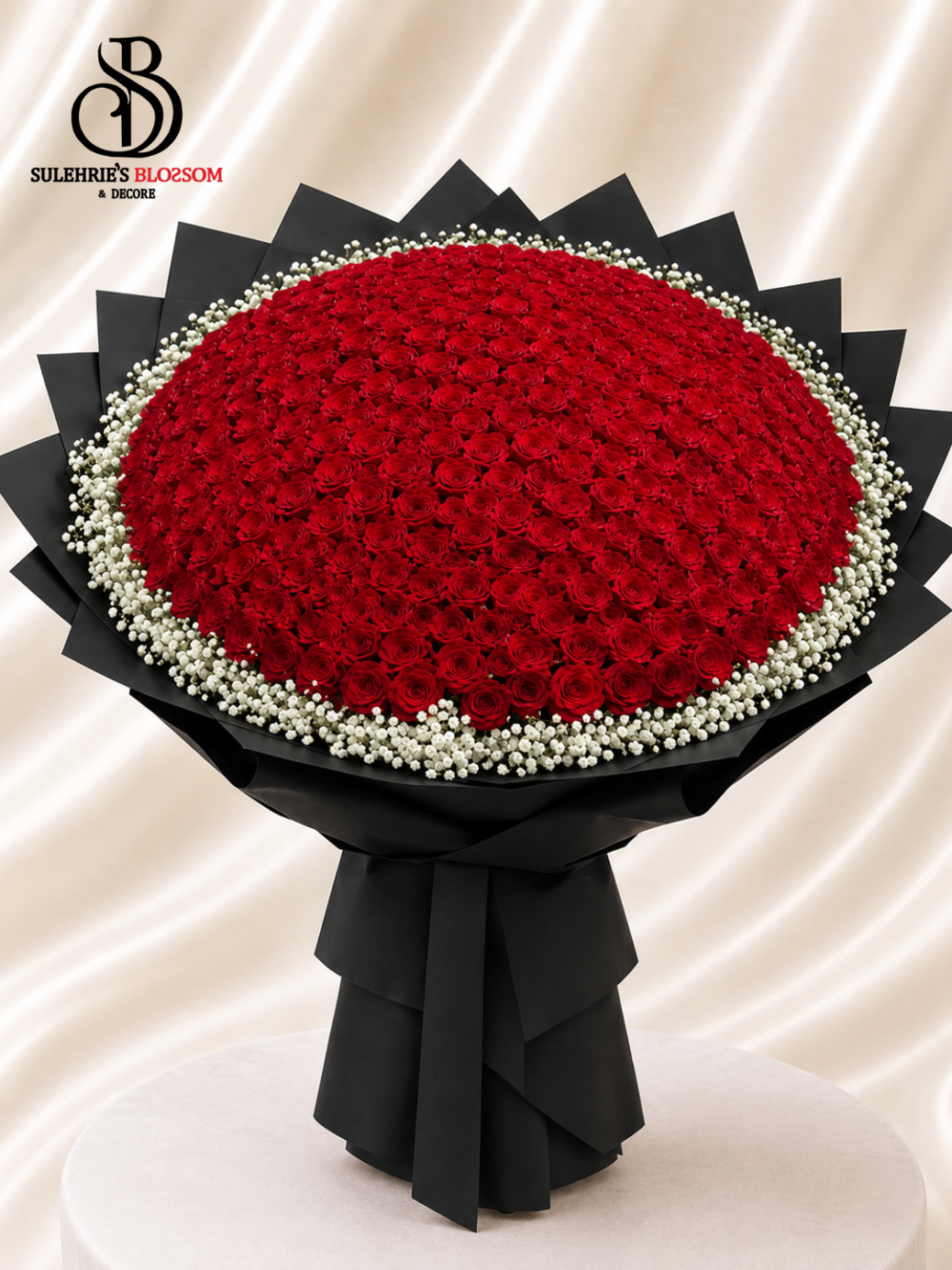 500 roses bouquet in Lahore – Signature Crimson