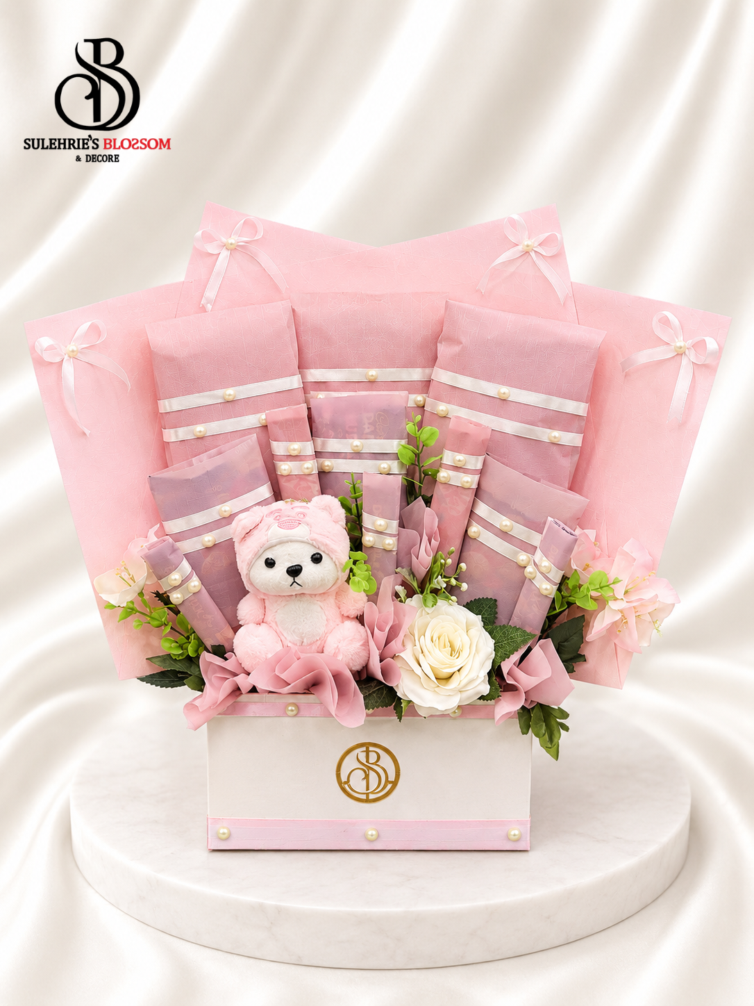 gift box in Lahore – Blush Pearl Gift Treasury