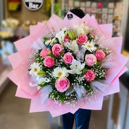florist in Lahore – Sulehri’s Blossom & Decore team and workshop