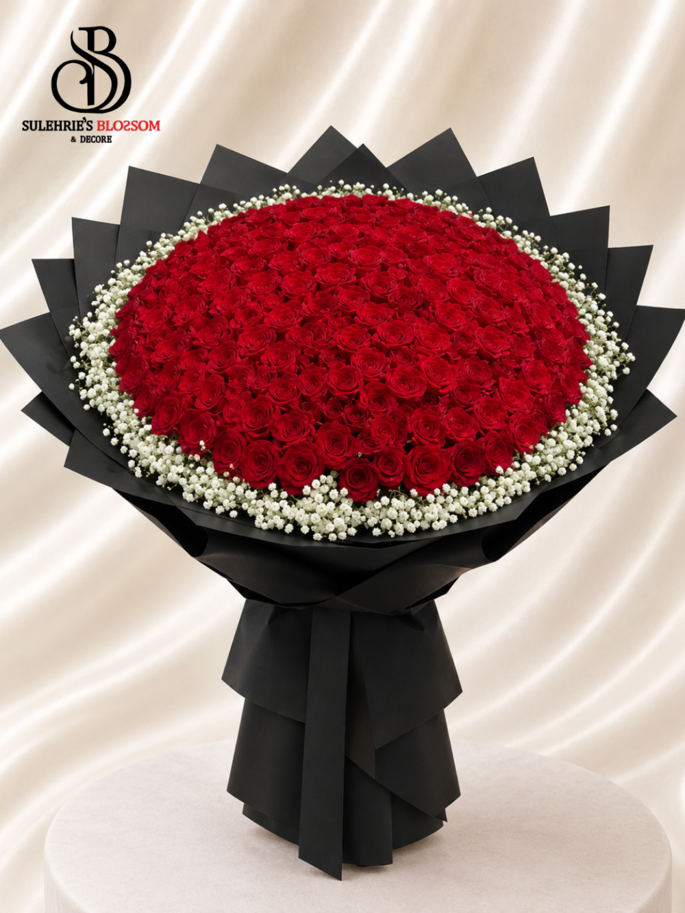 300 roses bouquet in Lahore – Signature Crimson